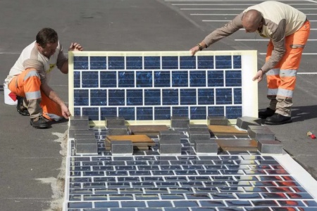 Дороги во Франции будут строить из солнечных панелей